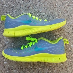 Nike Free Express Youth Athletic Sneakers 5Y Neon